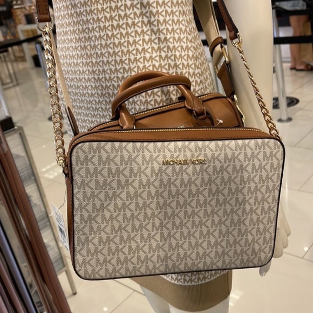 Michael Kors Jet Set Item Large East West Zip Crossbody Vanilla - Picture 11 of 16
